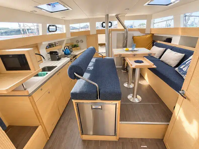OVNI 370 carré avec chauffage poêle Refleks