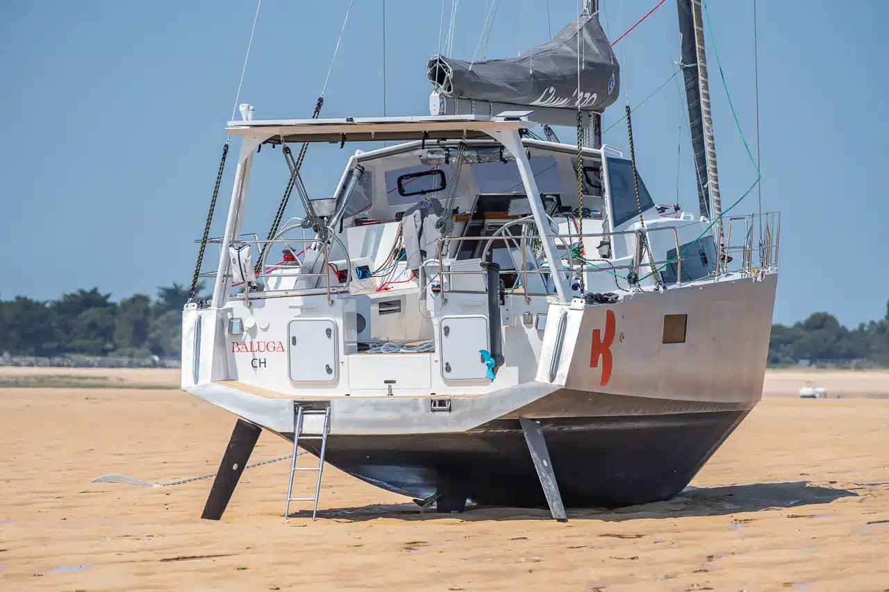 OVNI 370 échoué sur le Banc du Bucheron - ile de Ré