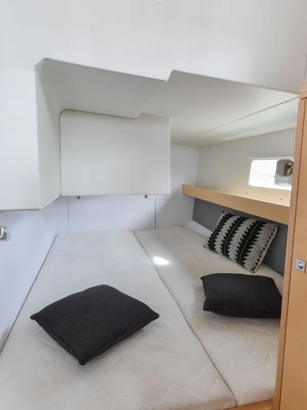 OVNI 370 cabine double arrière