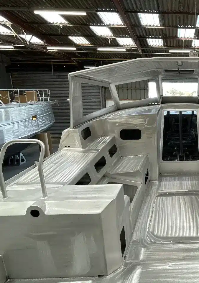 OVNI 430 construction tout aluminium