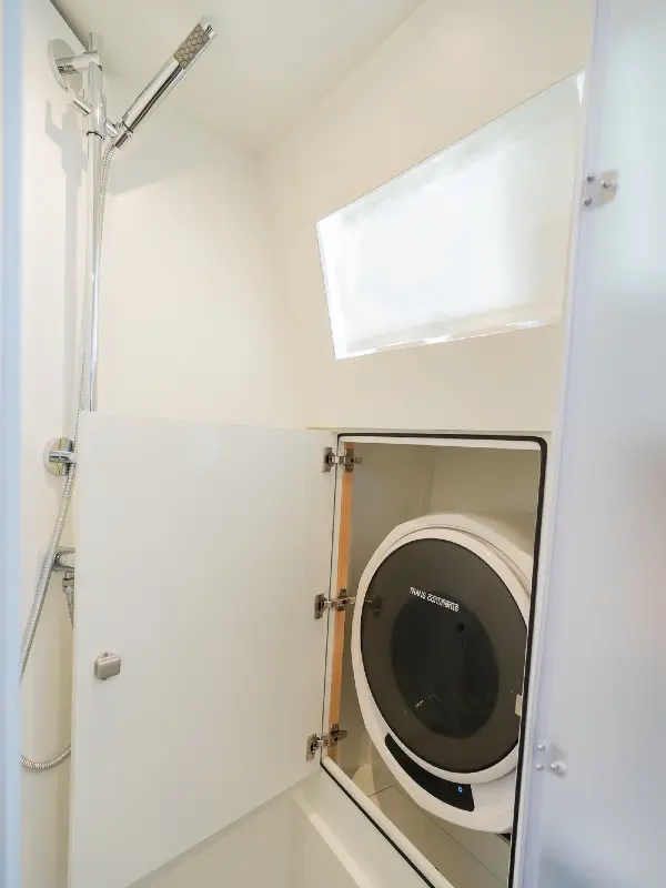 OVNI 430 douche avec lave-linge en option