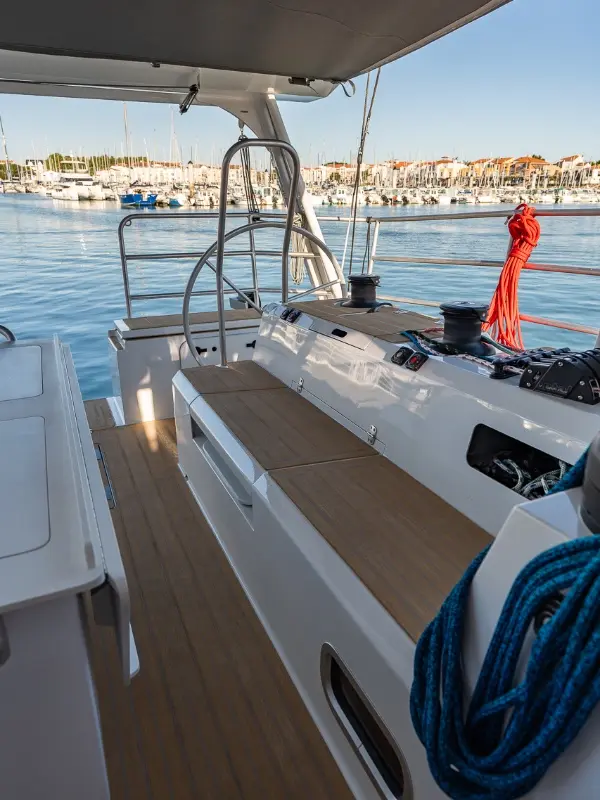 OVNI 490 assise cockpit