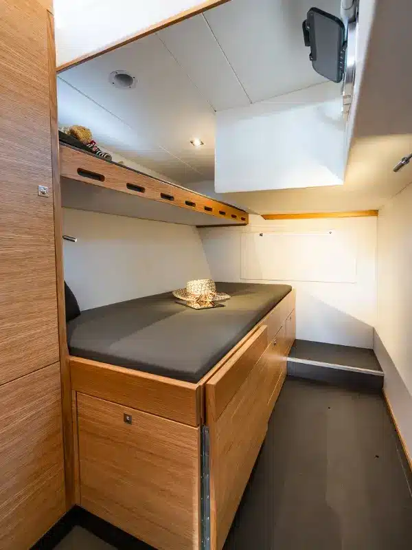 OVNI 490 cabine arrière tribord amovible