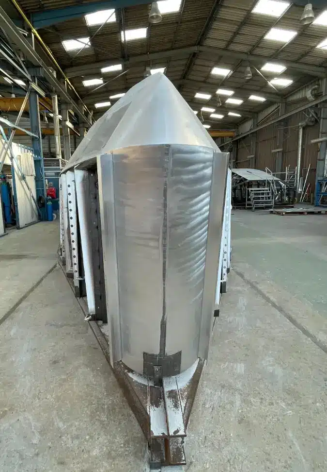 OVNI 490 construction tout aluminium