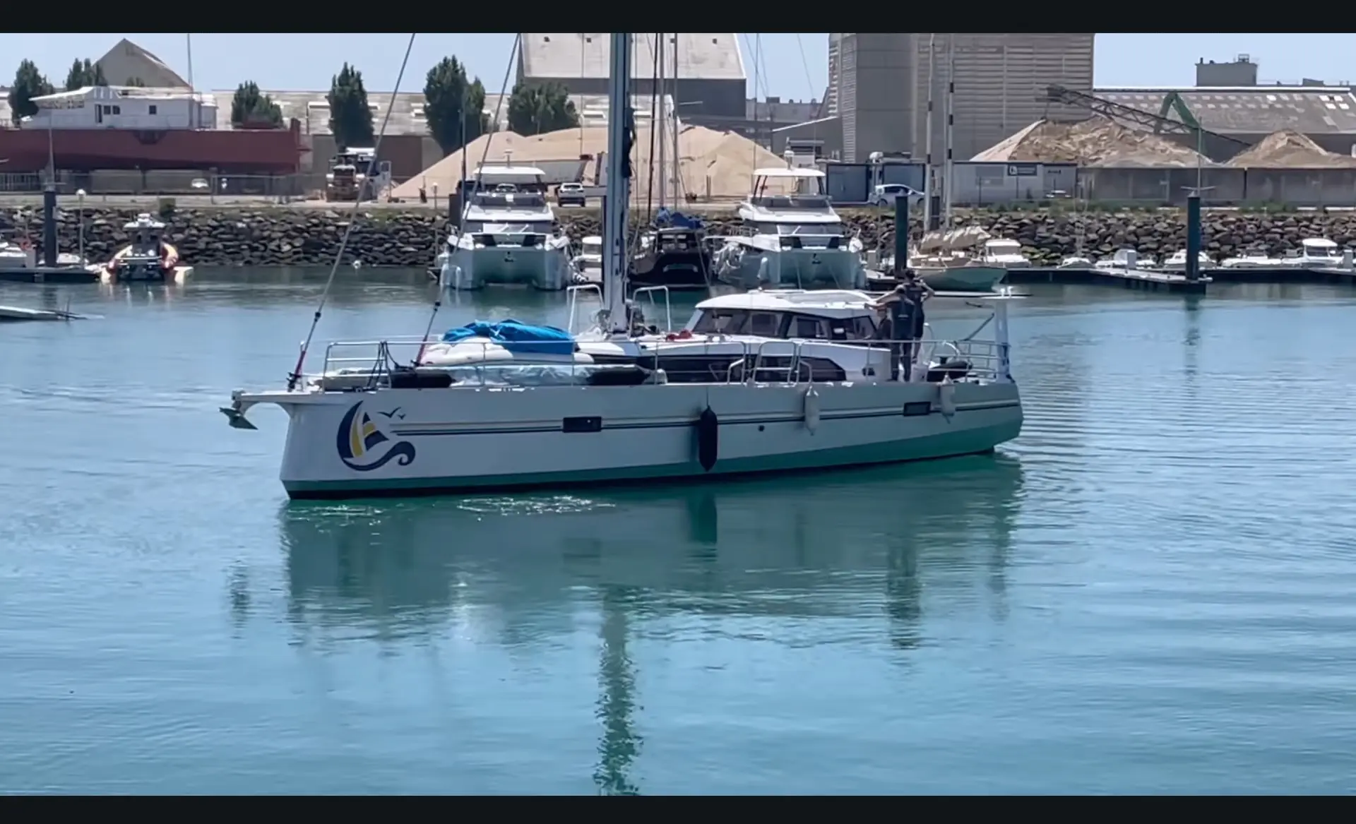 OVNI 490 vidéo de mise à l'eau
